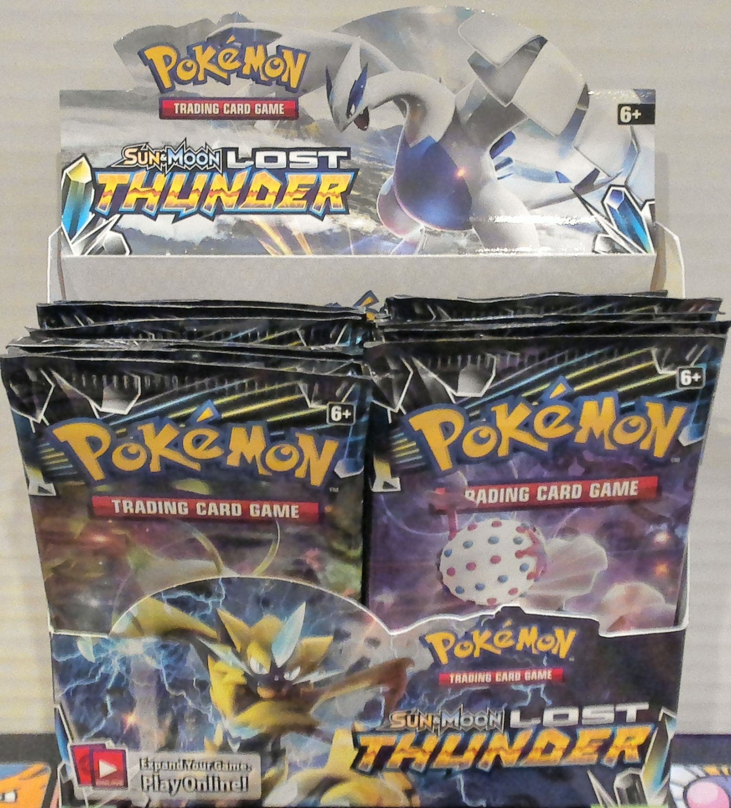 Sun & Moon Lost Thunder booster pack box